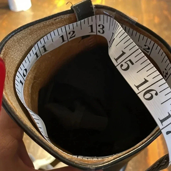 Elegant Black Heeled Boots - Picture 12 of 13